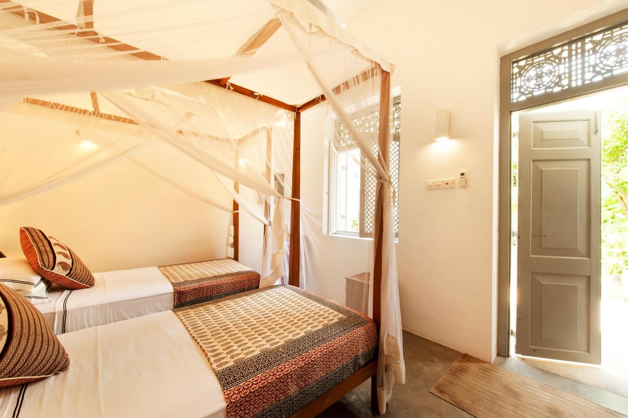A 03 Bedroom Villa In Galle Fort With Roof Terrace & Pool Екстер'єр фото