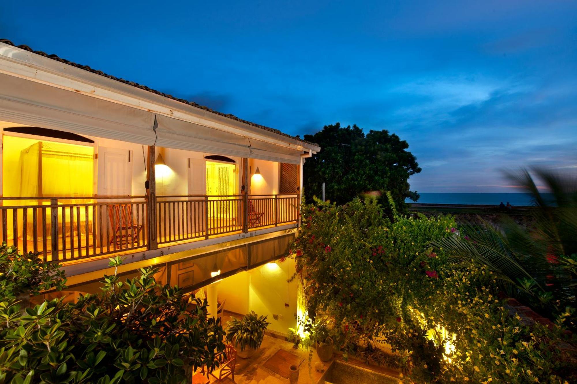 A 03 Bedroom Villa In Galle Fort With Roof Terrace & Pool Екстер'єр фото
